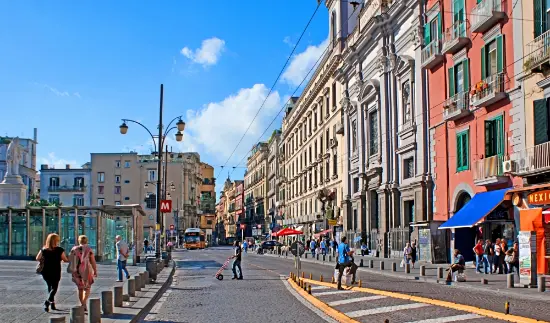 Via Toledo a Napoli, zona centrale e ben collegata