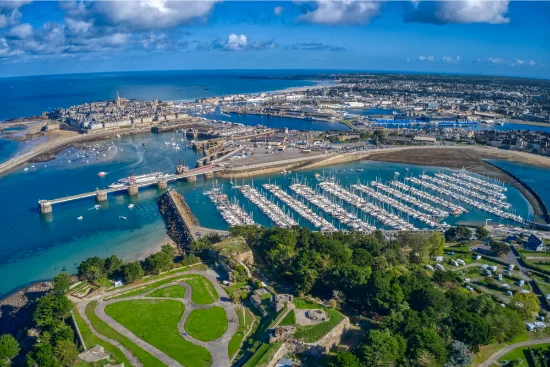 Visitare la Bretagna: viaggio completo tra scogliere, cittadine medievali e leggende celtiche